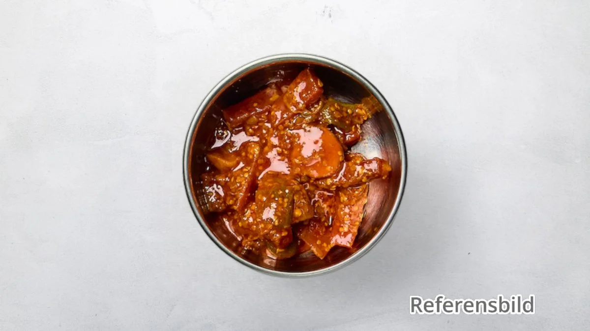 Hot lime pickles
